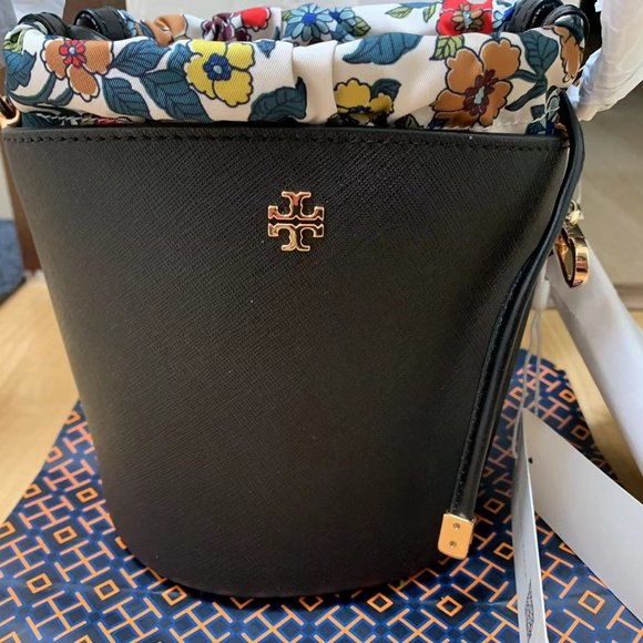 TORY BURCH EMERSON MINI BUCKET BAG - Picture 2 of 12